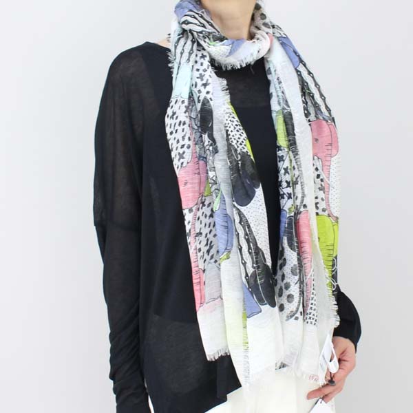 MARCCAIN マークケイン 象柄スカーフ マルチカラー size Free MARCCAIN マークケイン 象柄スカーフ マルチカラー size Free