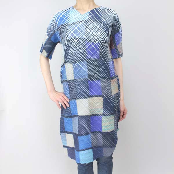 佐藤繊維 M&KYOKO ブロック柄ウロコ半袖チュニックワンピース ブルー size M 佐藤繊維 M&KYOKO ブロック柄ウロコ半袖チュニックワンピース ブルー size M